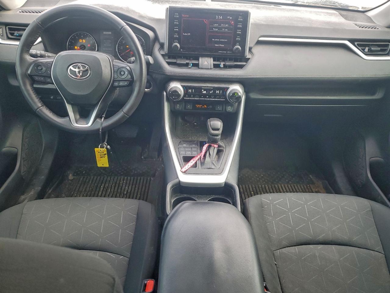 2021 TOYOTA RAV4 XLE photo 8