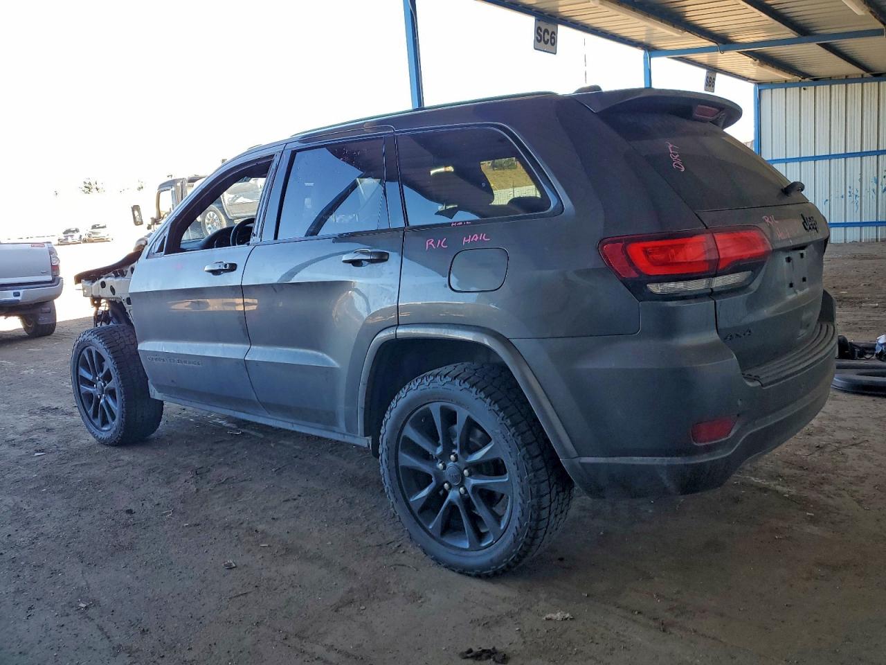 2018 JEEP GRAND CHEROKEE LAREDO photo 2