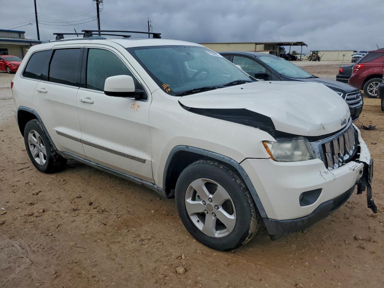 2011 JEEP GRAND CHEROKEE LAREDO photo 4