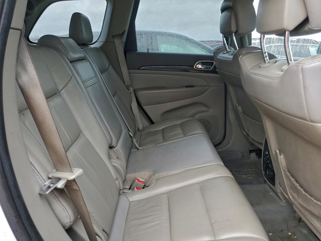 2011 JEEP GRAND CHEROKEE LAREDO photo 10