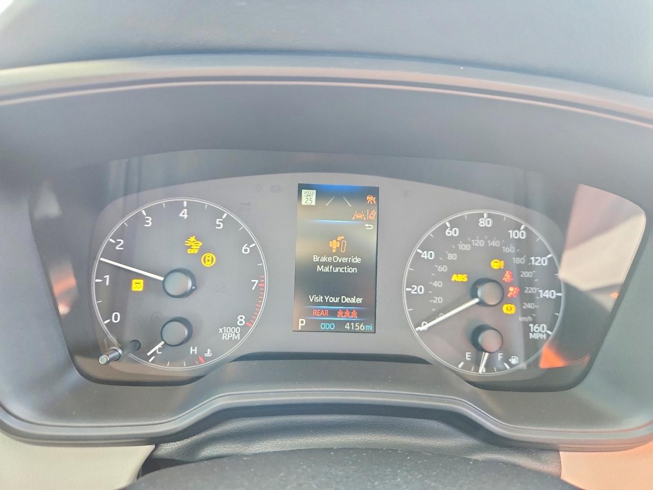 2025 TOYOTA COROLLA LE photo 9