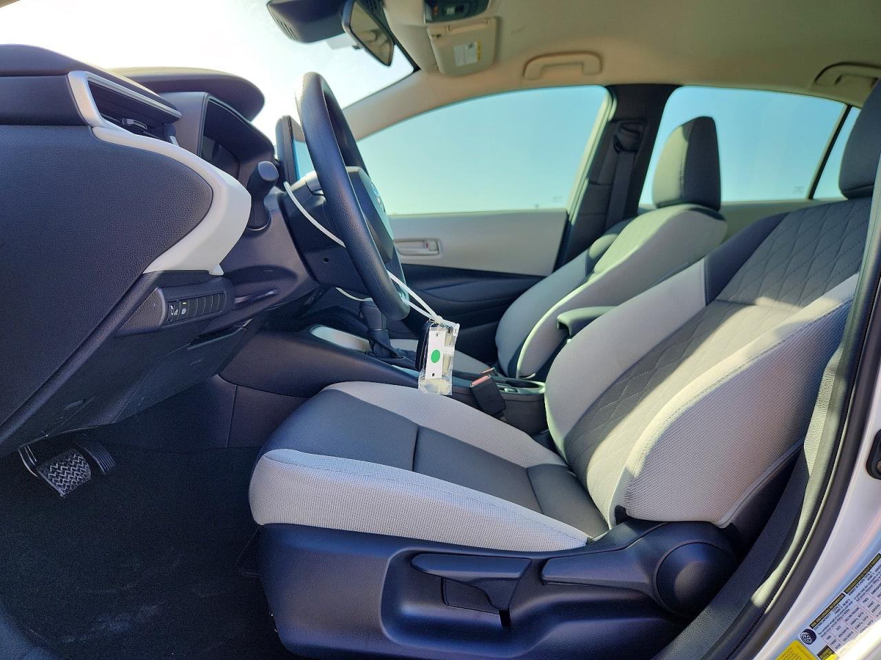 2025 TOYOTA COROLLA LE photo 7