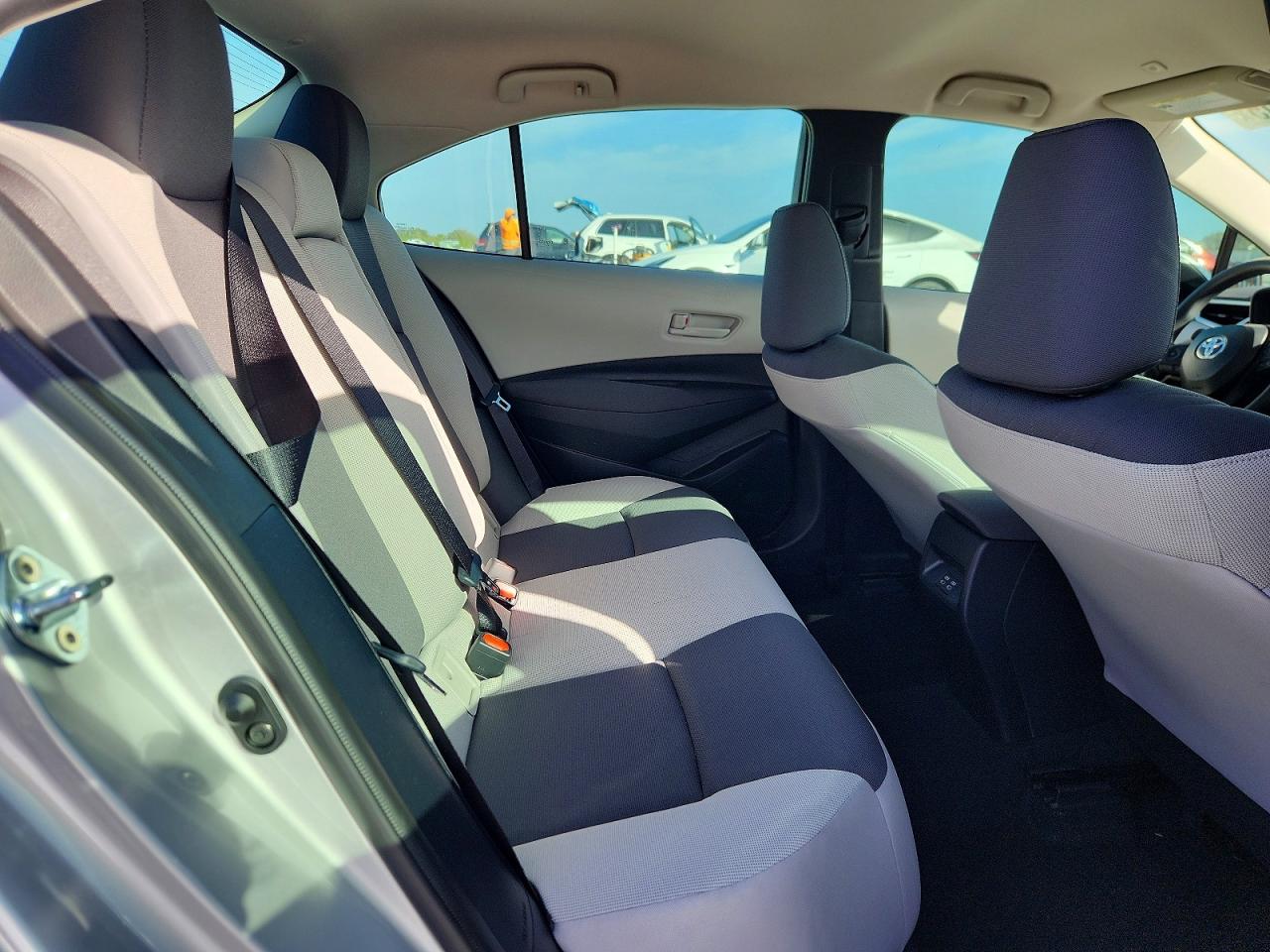 2025 TOYOTA COROLLA LE photo 10