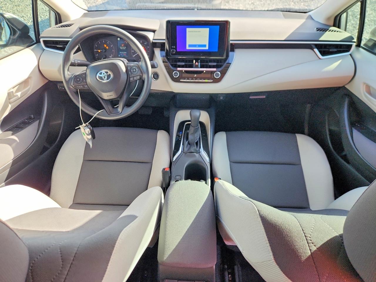 2025 TOYOTA COROLLA LE photo 8