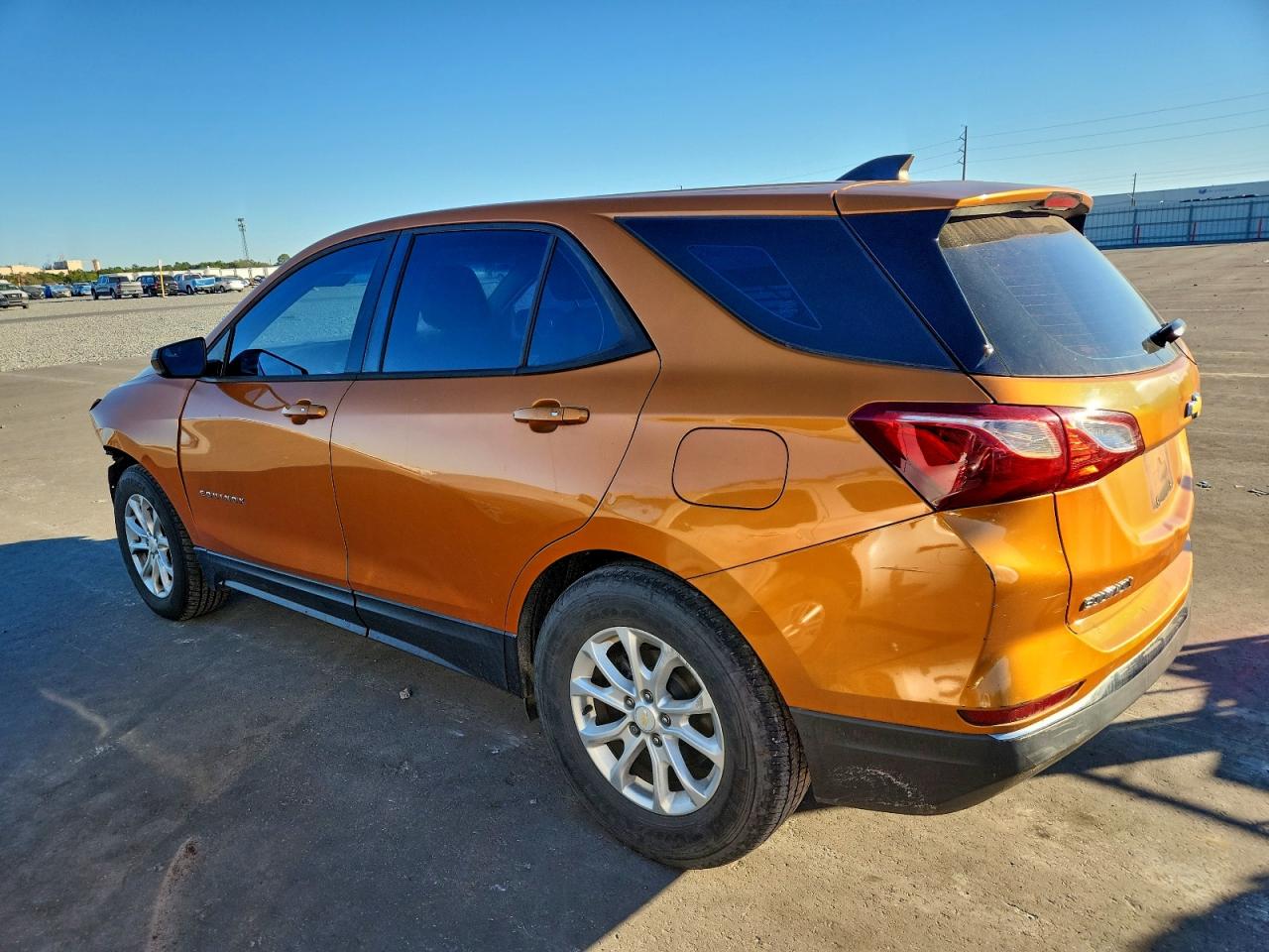 2018 CHEVROLET EQUINOX LS photo 2