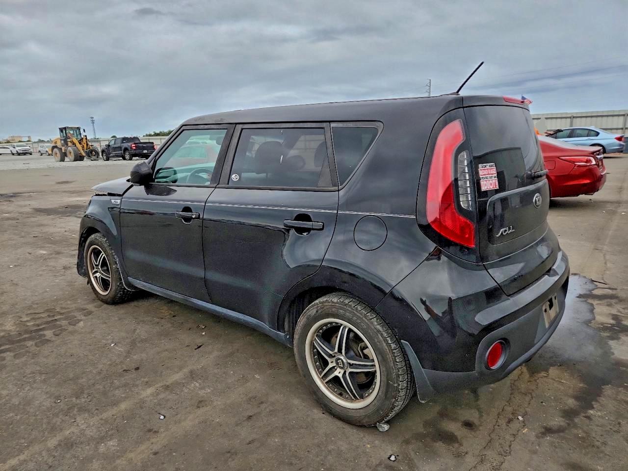 2017 KIA SOUL photo 2