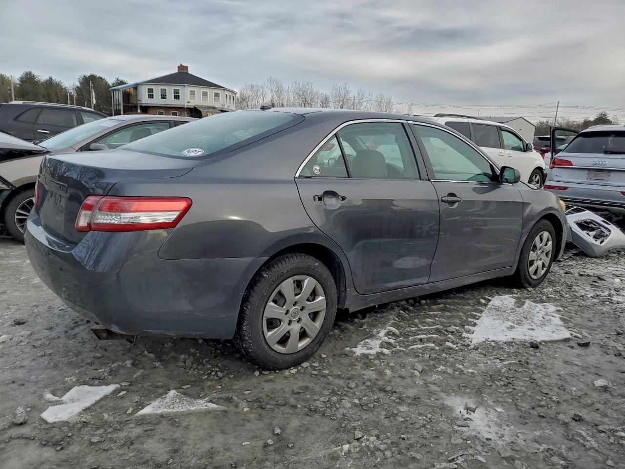 2011 TOYOTA CAMRY BASE photo 3