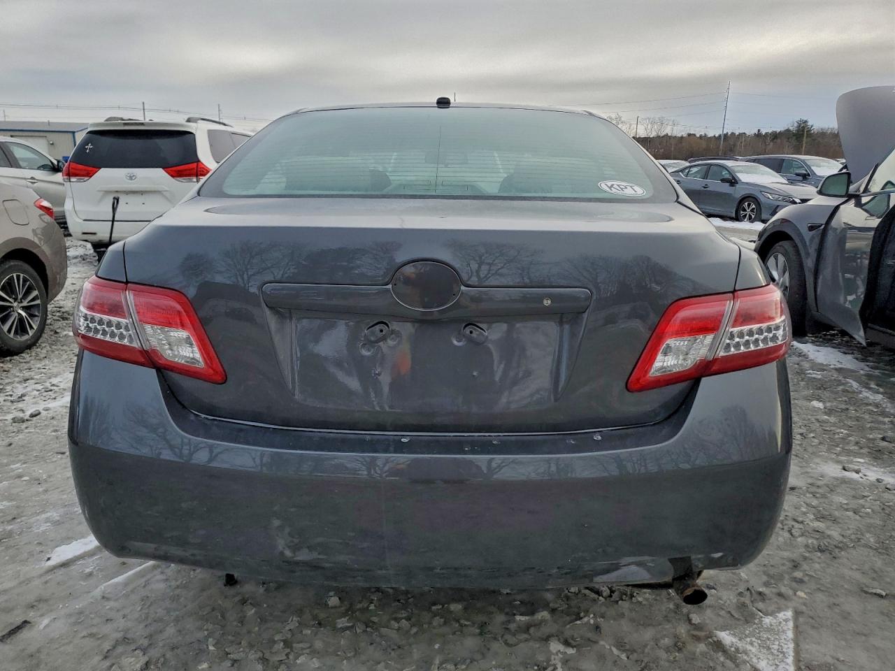 2011 TOYOTA CAMRY BASE photo 6