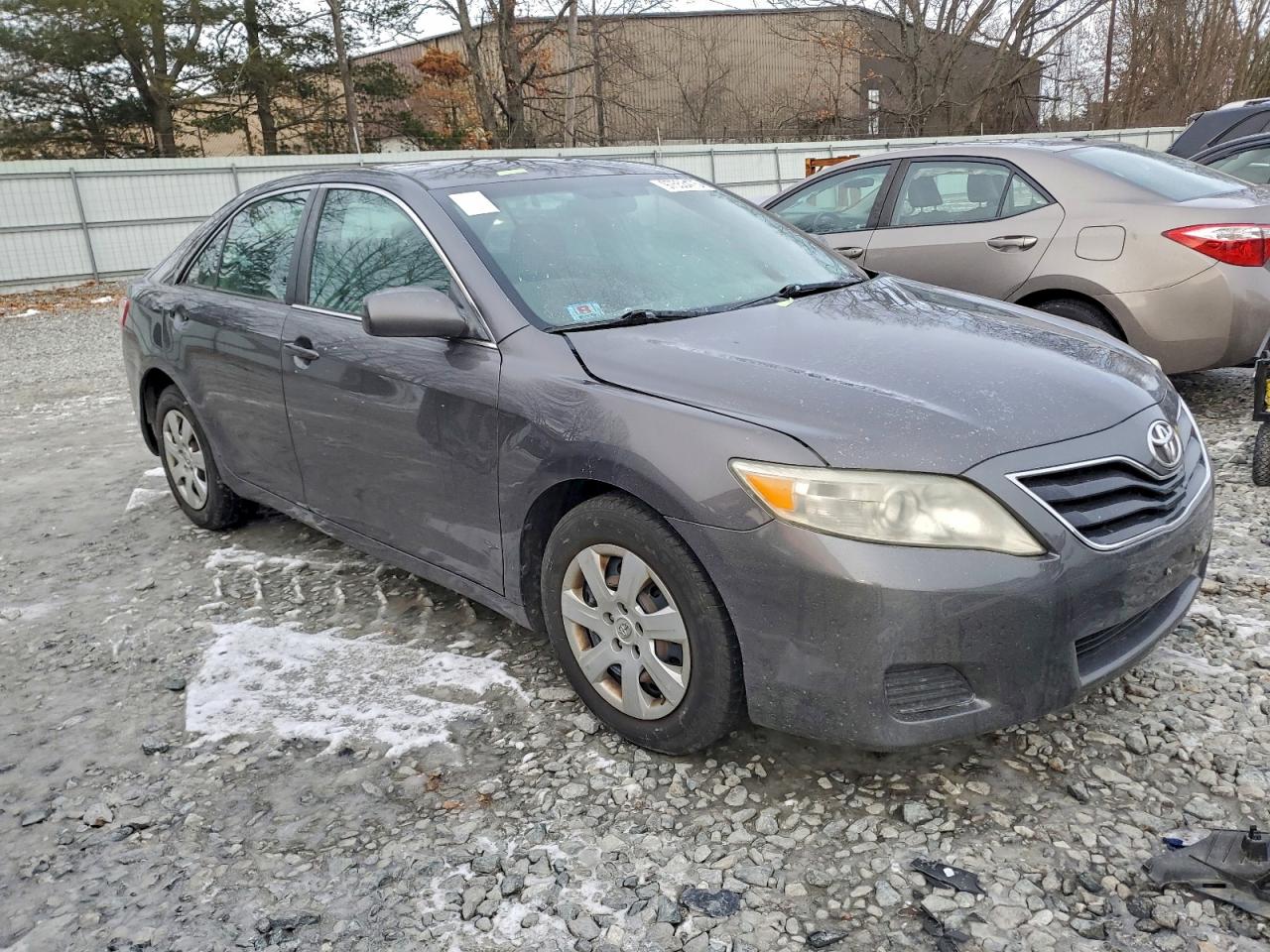 2011 TOYOTA CAMRY BASE photo 4