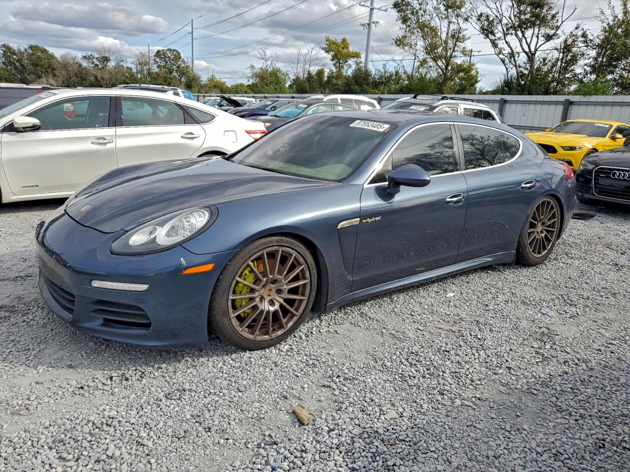 2014 PORSCHE PANAMERA