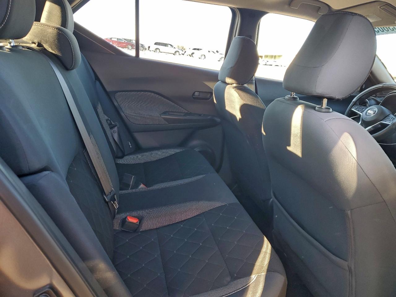 2020 NISSAN KICKS S photo 11