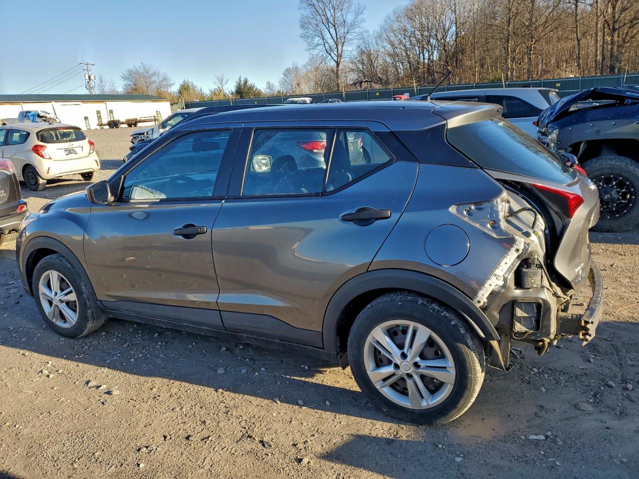 2020 NISSAN KICKS S photo 2