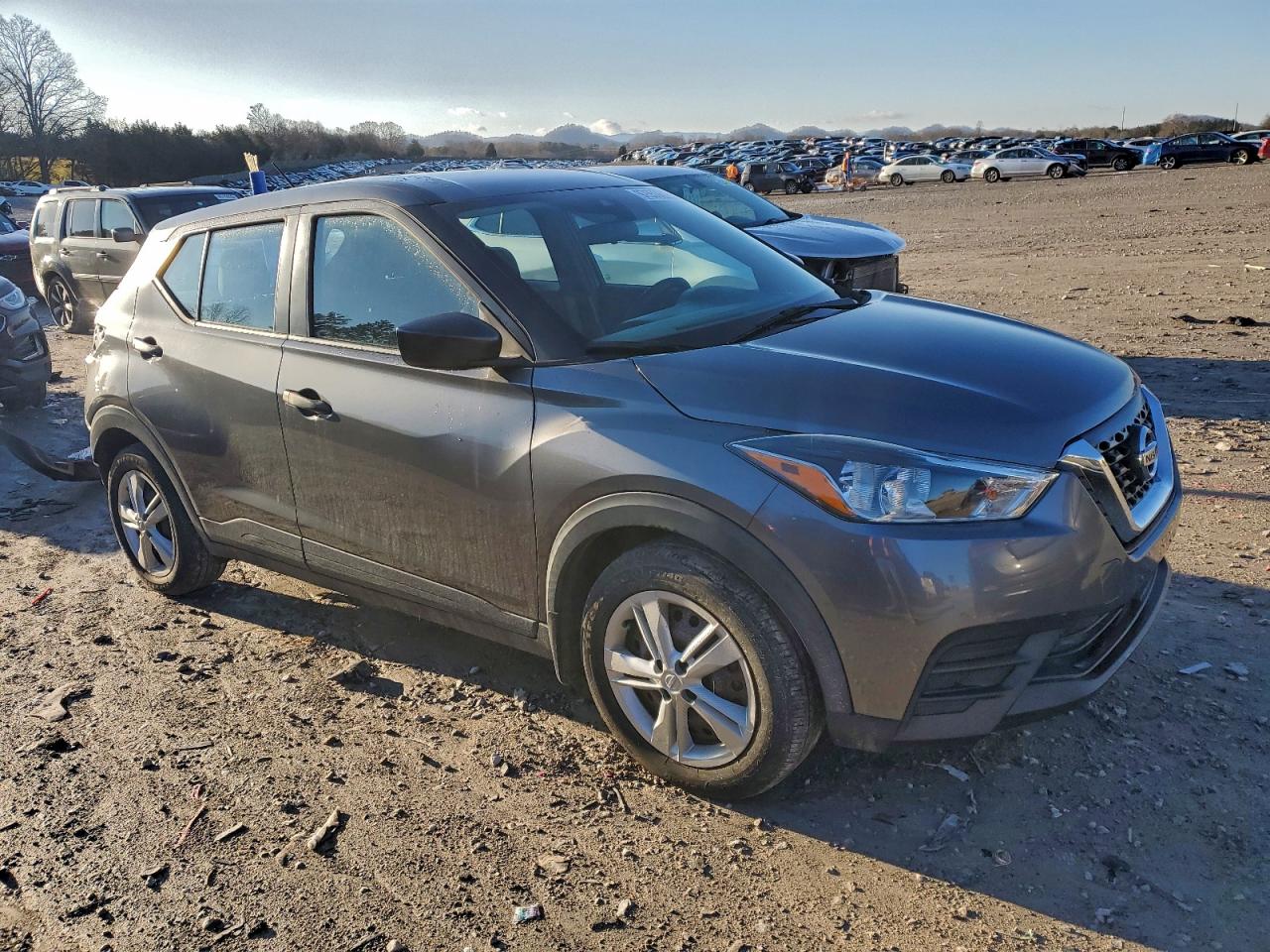 2020 NISSAN KICKS S photo 4