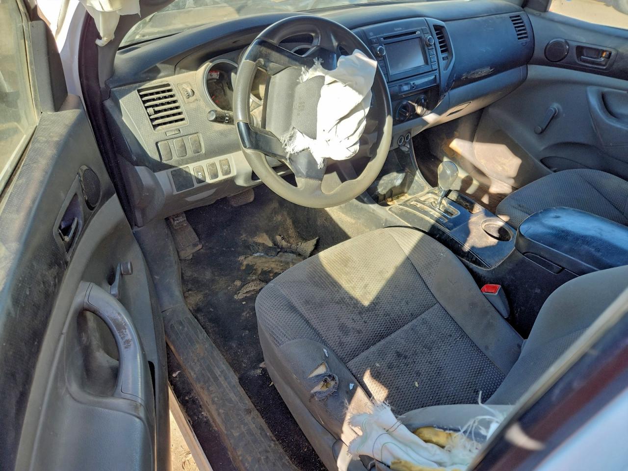 2013 TOYOTA TACOMA photo 8