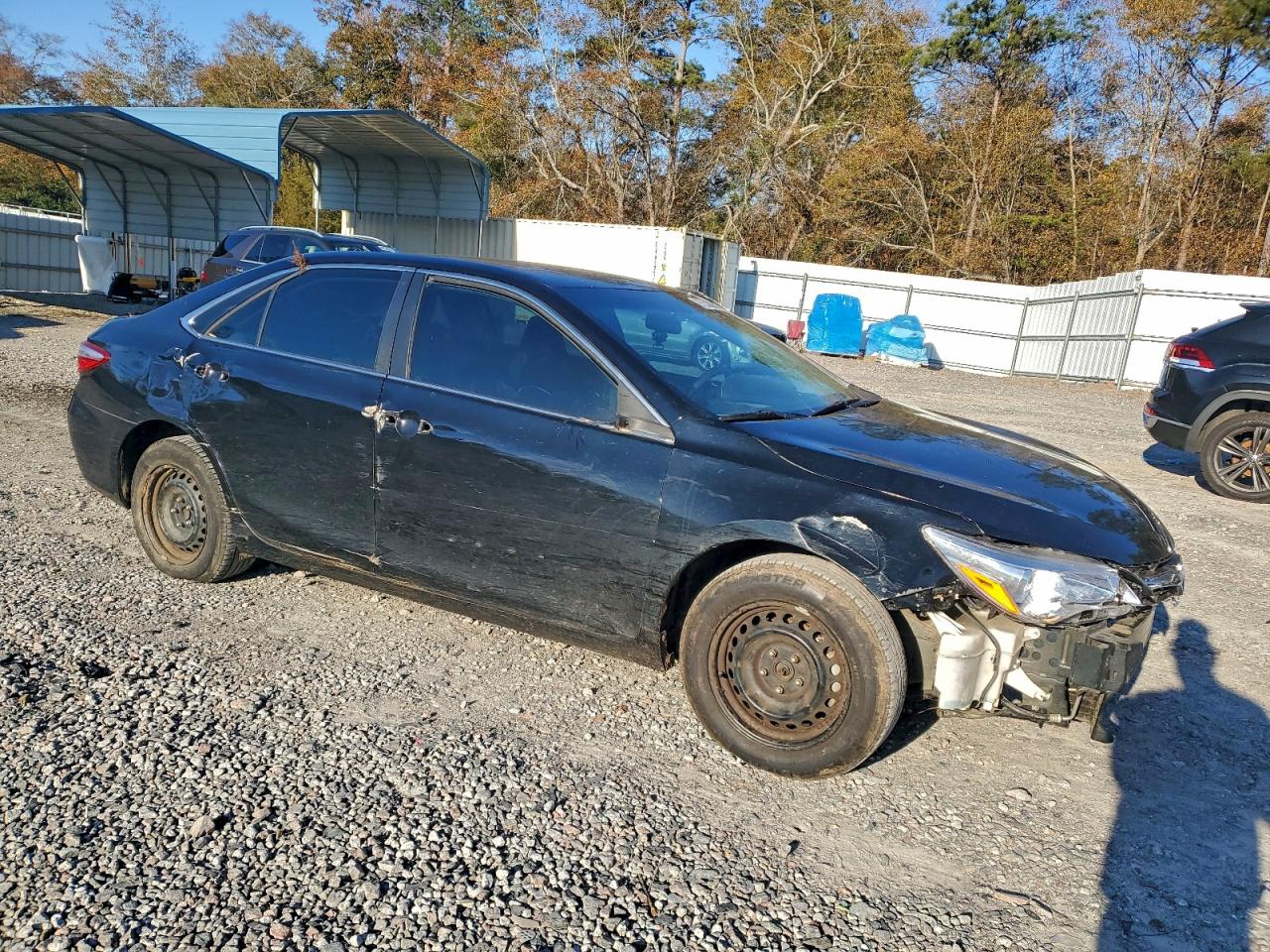 2015 TOYOTA CAMRY LE photo 4