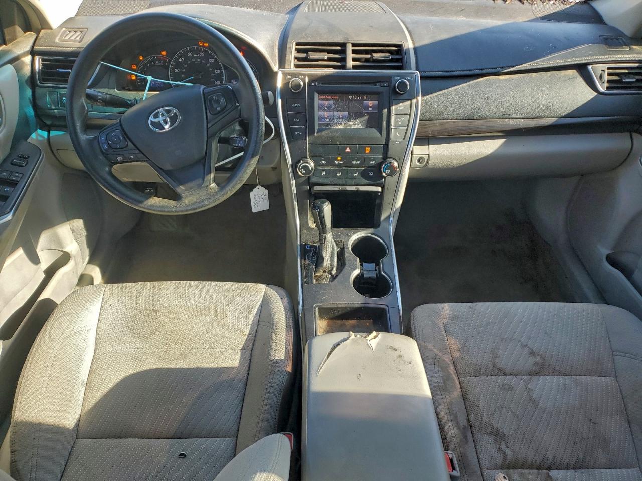 2015 TOYOTA CAMRY LE photo 8