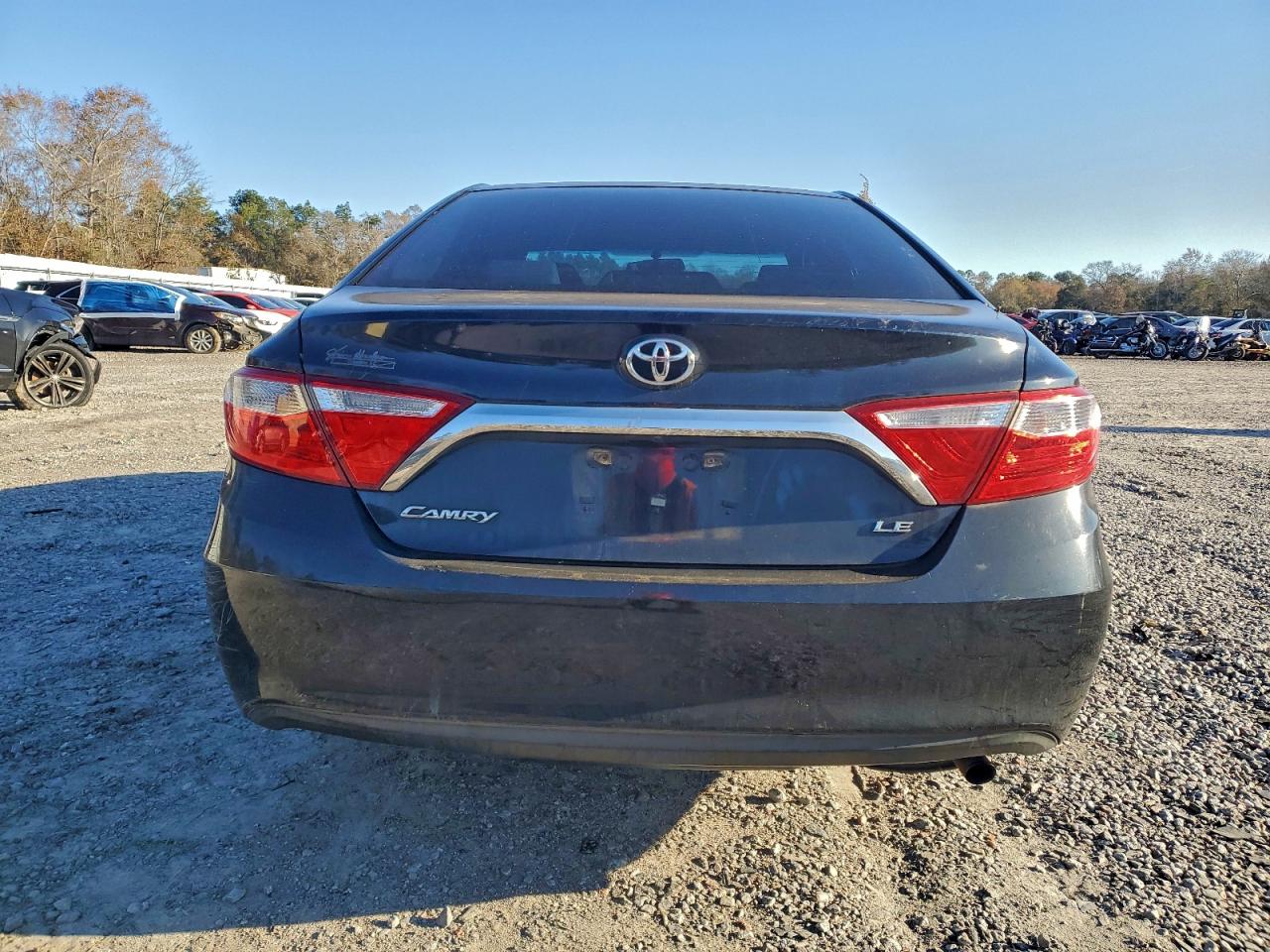 2015 TOYOTA CAMRY LE photo 6