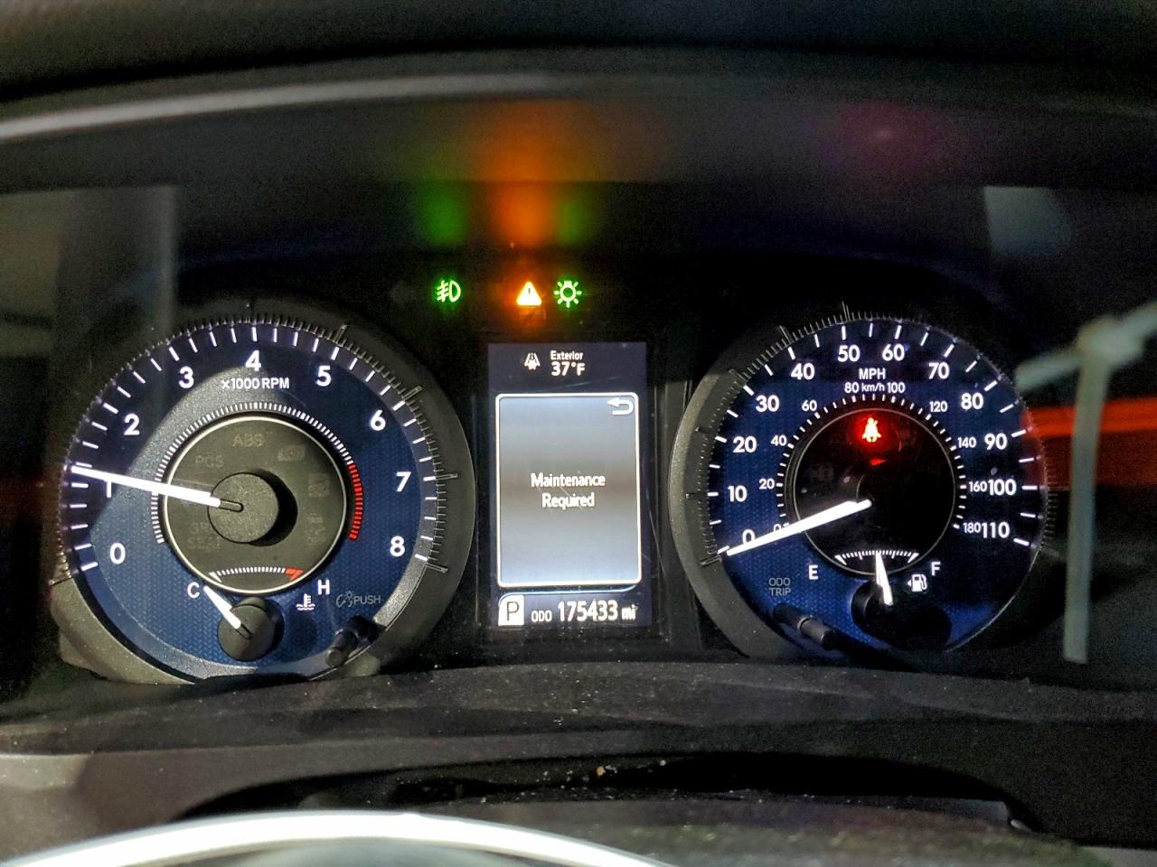 2016 TOYOTA SIENNA XLE photo 9