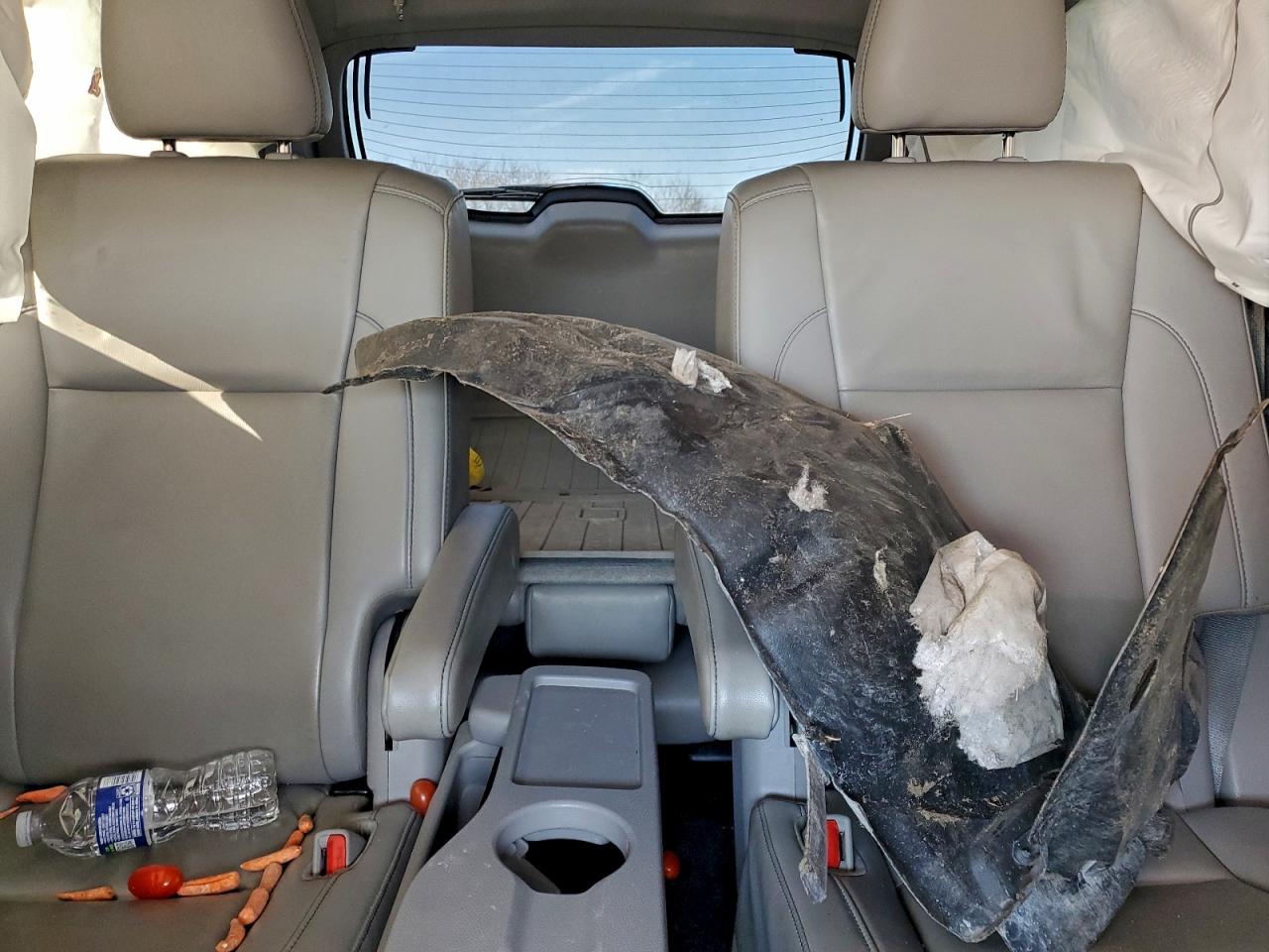 2019 TOYOTA HIGHLANDER SE photo 10
