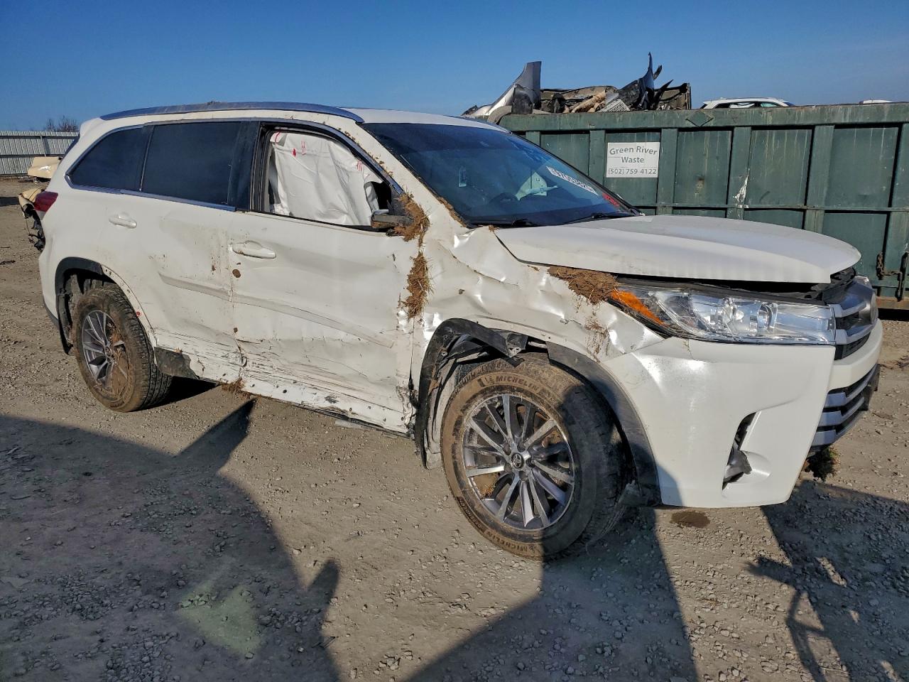 2019 TOYOTA HIGHLANDER SE photo 4