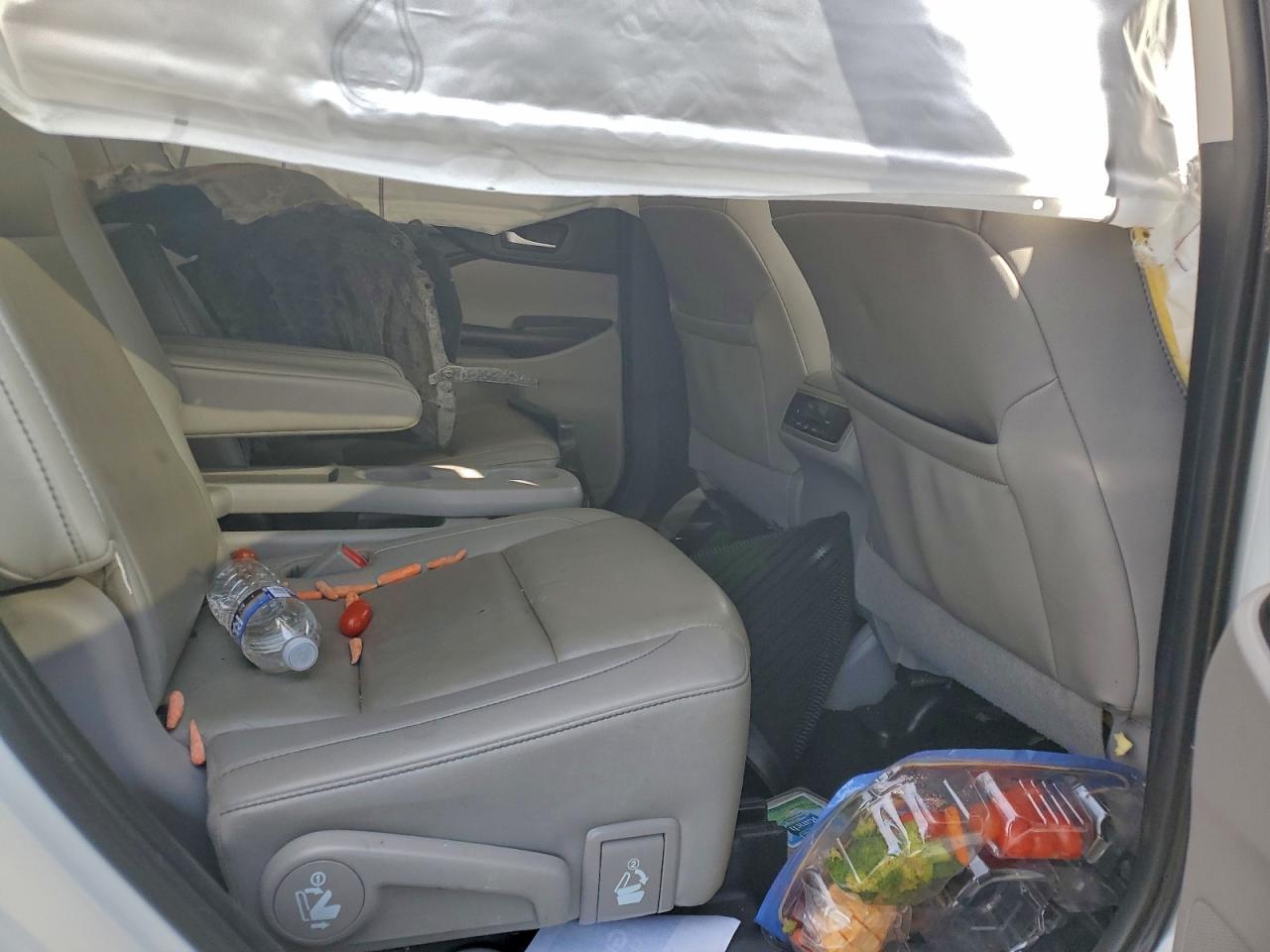 2019 TOYOTA HIGHLANDER SE photo 11