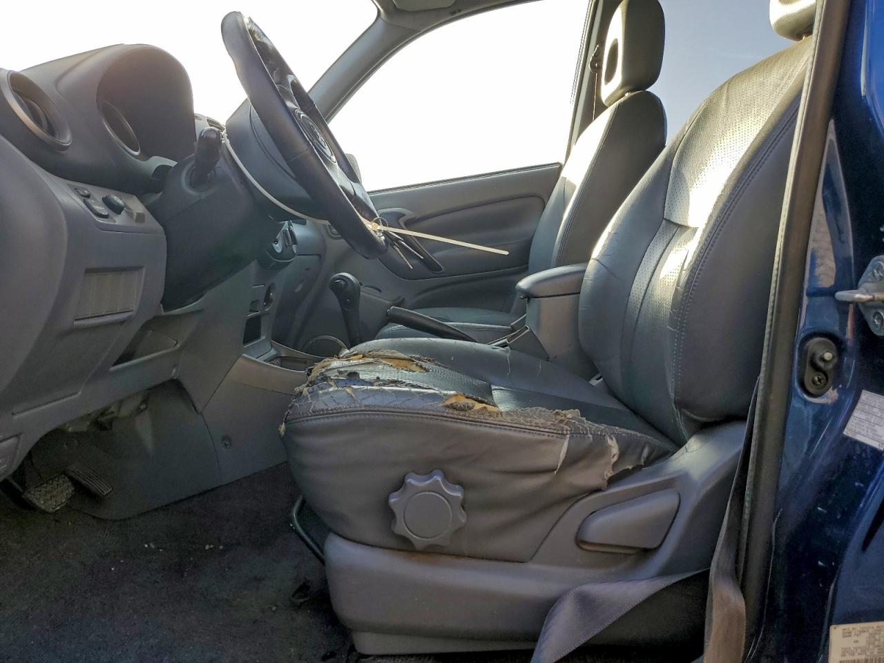 2002 TOYOTA RAV4 photo 7