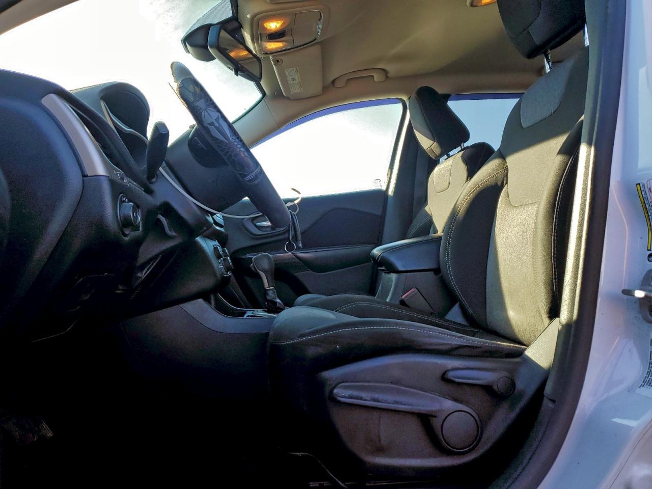 2014 JEEP CHEROKEE LATITUDE photo 7
