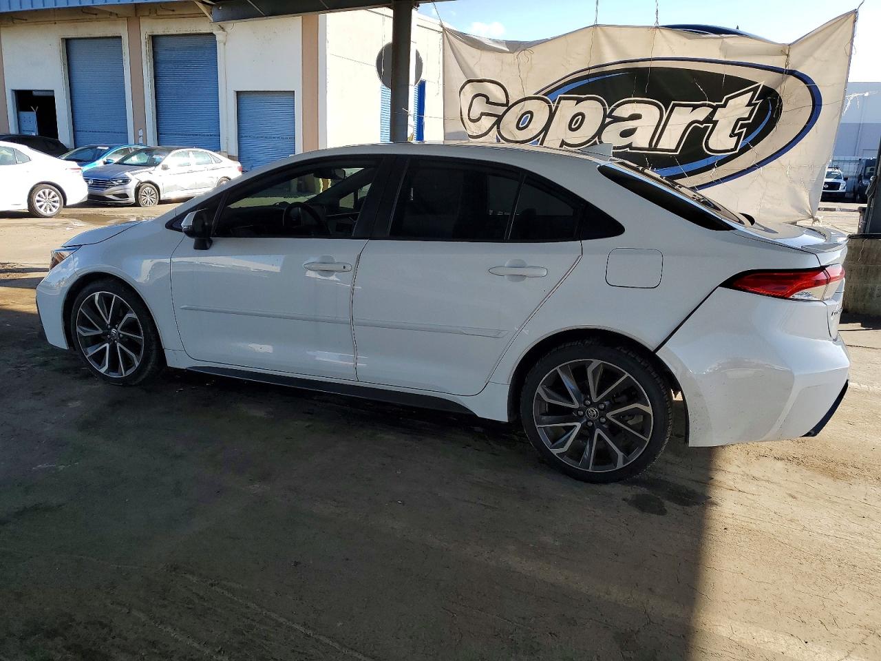 2020 TOYOTA COROLLA SE photo 2