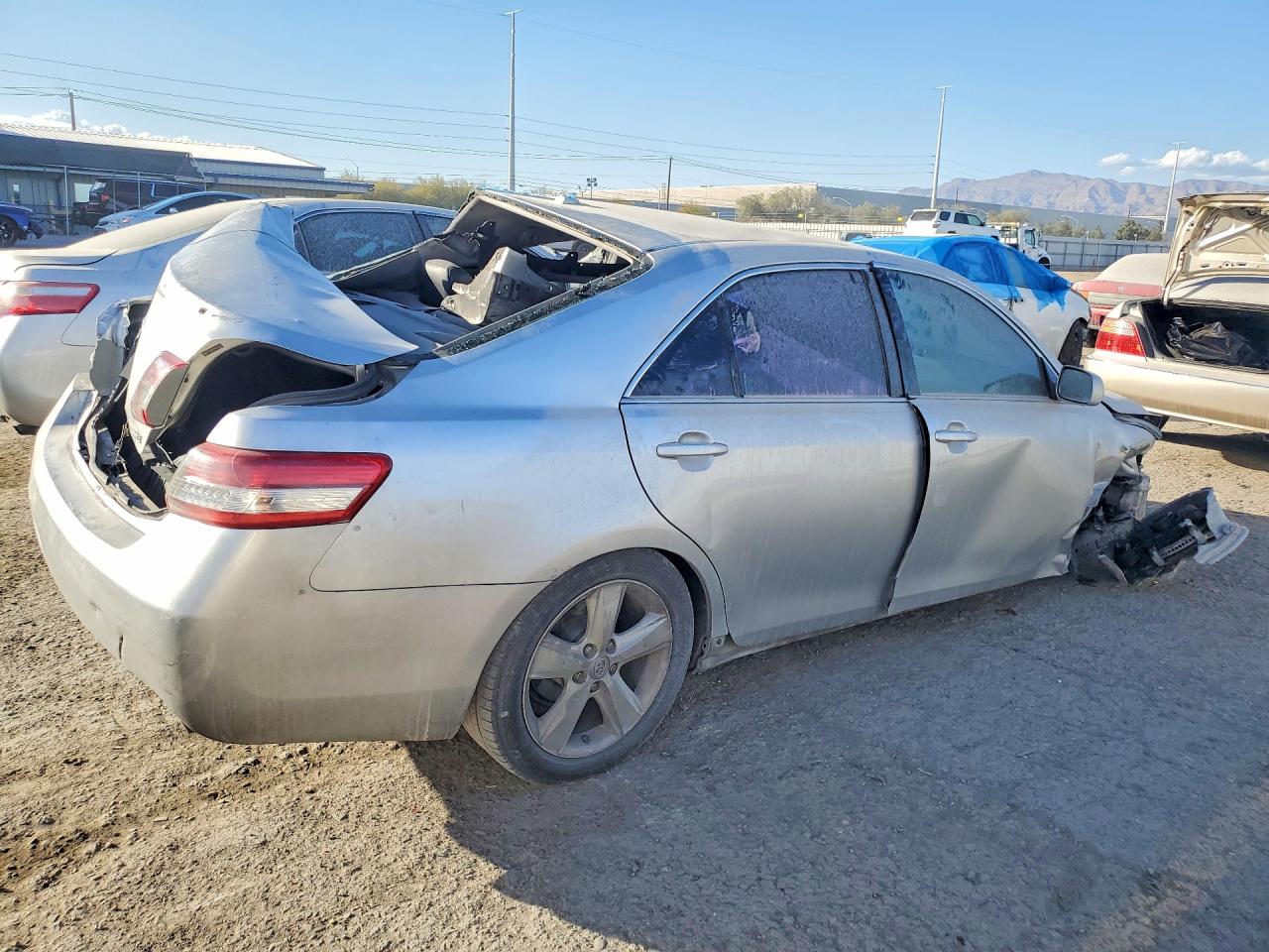 2010 TOYOTA CAMRY SE photo 3
