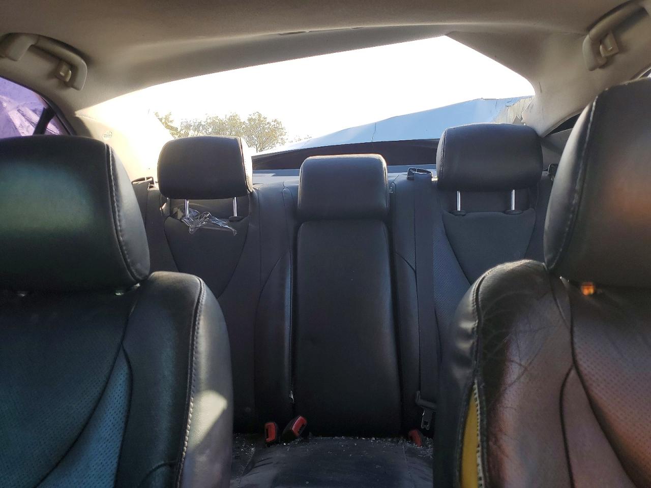 2010 TOYOTA CAMRY SE photo 10