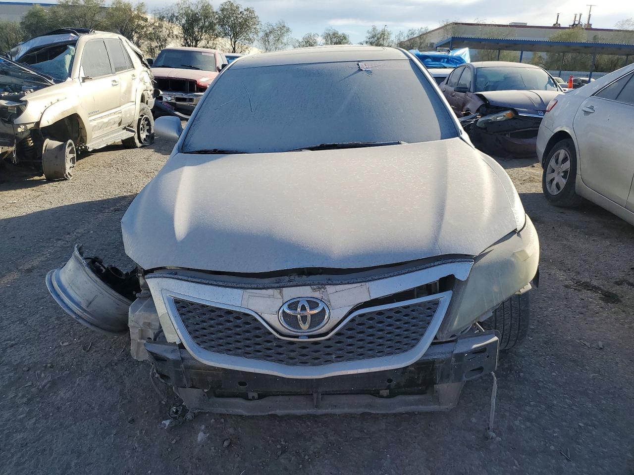 2010 TOYOTA CAMRY SE photo 5