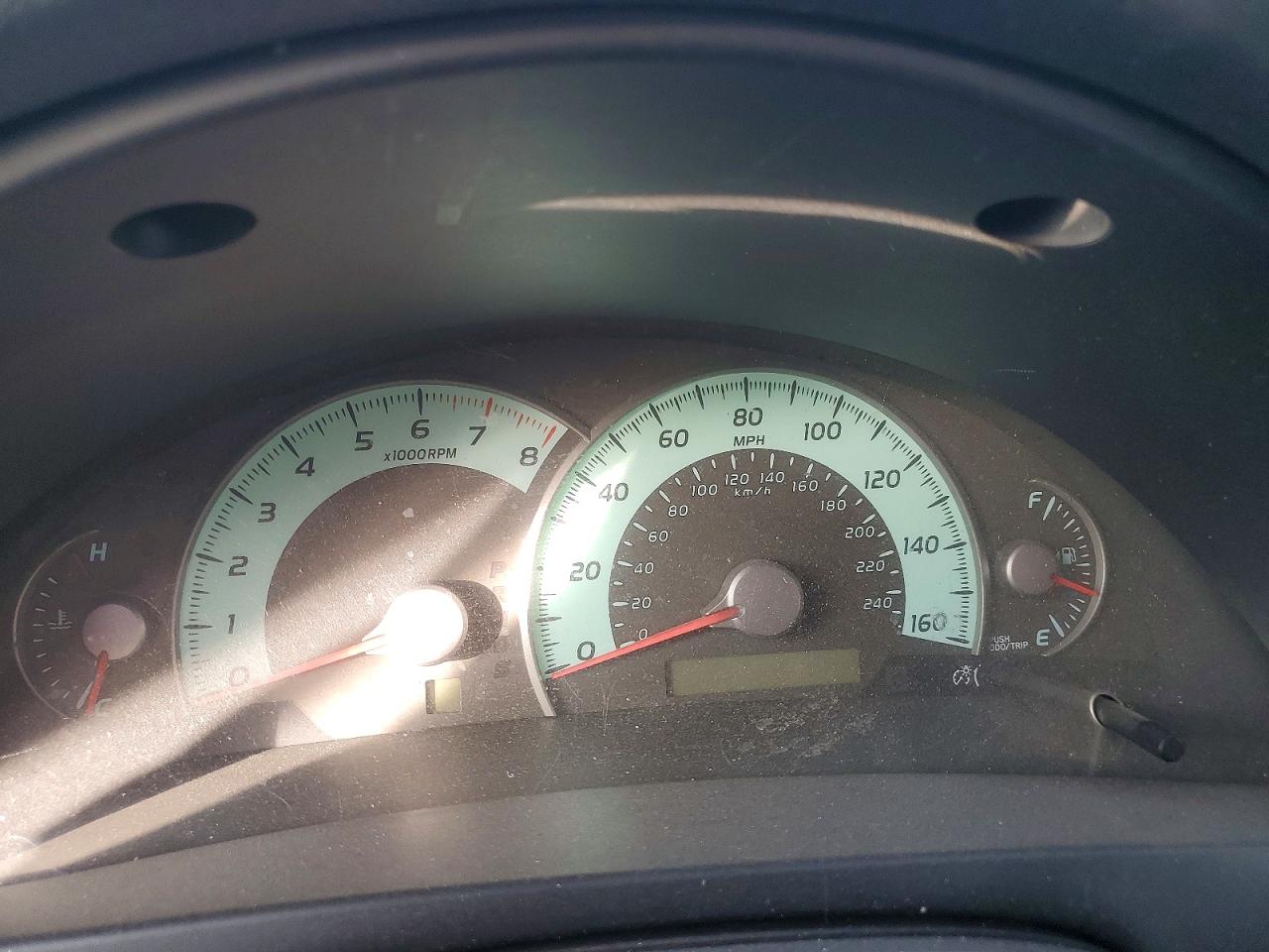 2010 TOYOTA CAMRY SE photo 9