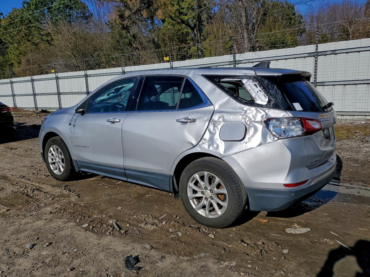 2018 CHEVROLET EQUINOX LT photo 2