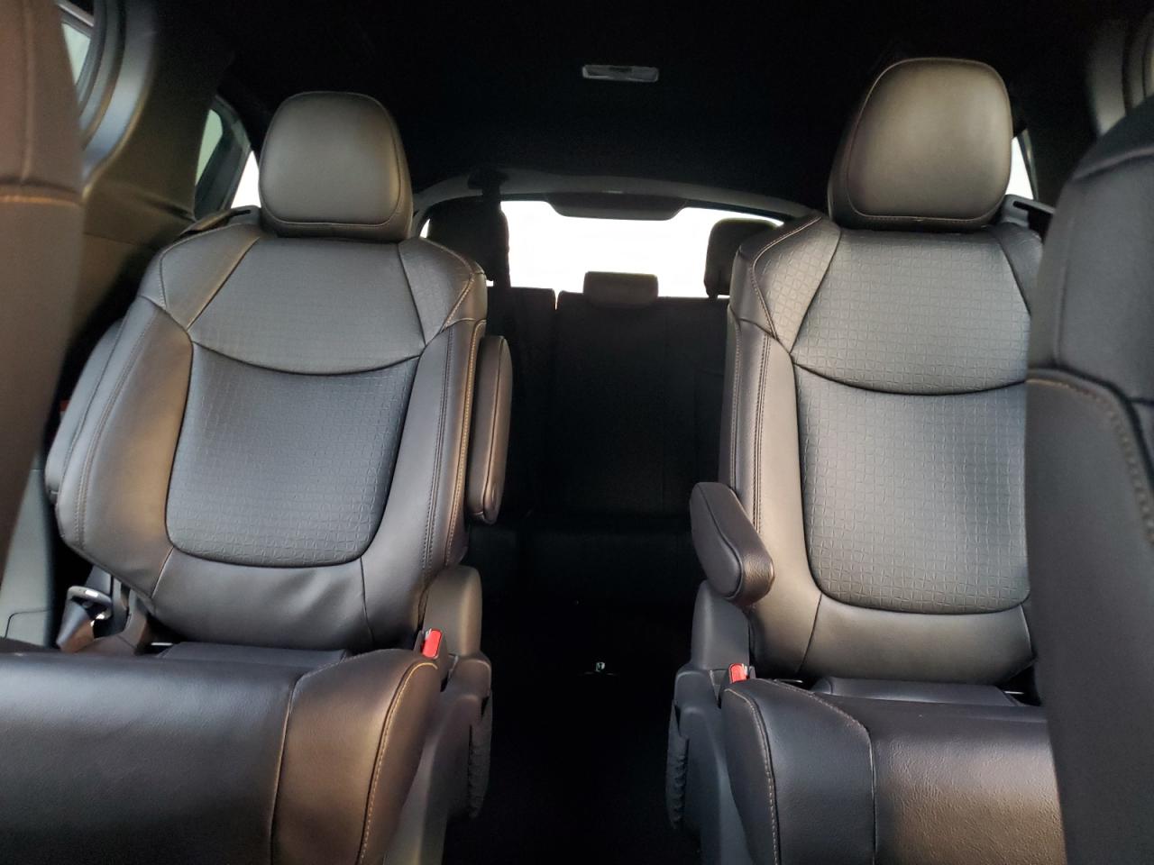 2025 TOYOTA SIENNA XSE photo 10