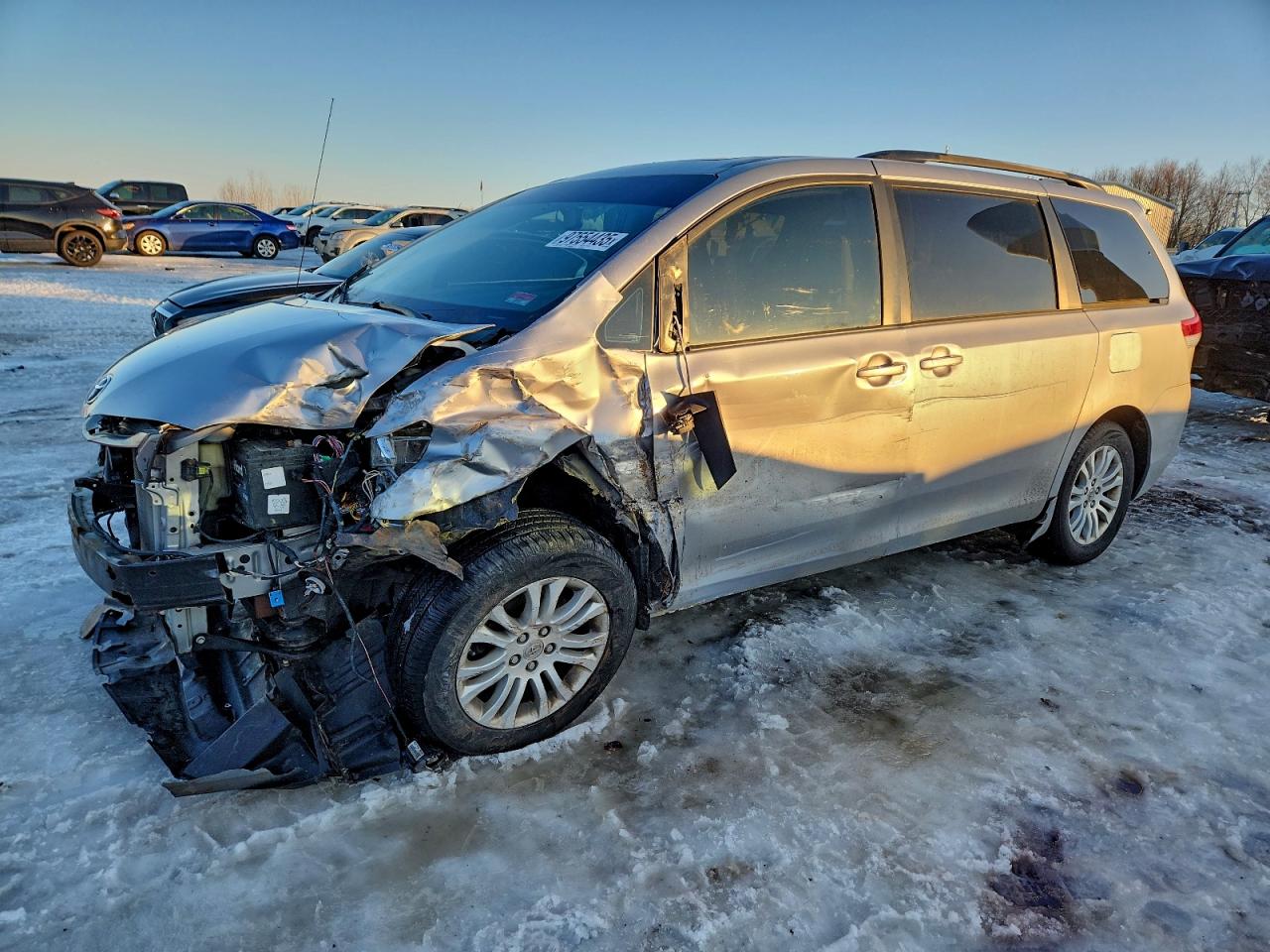 2013 TOYOTA SIENNA