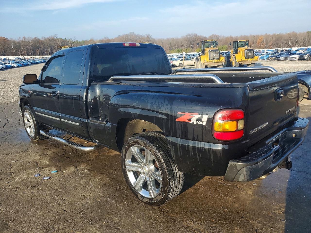 2005 CHEVROLET SILVERADO K1500 photo 2