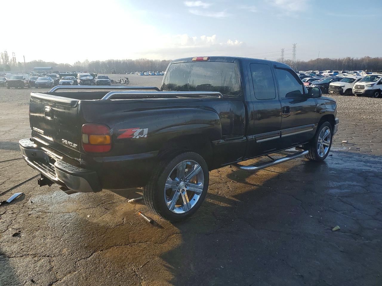 2005 CHEVROLET SILVERADO K1500 photo 3