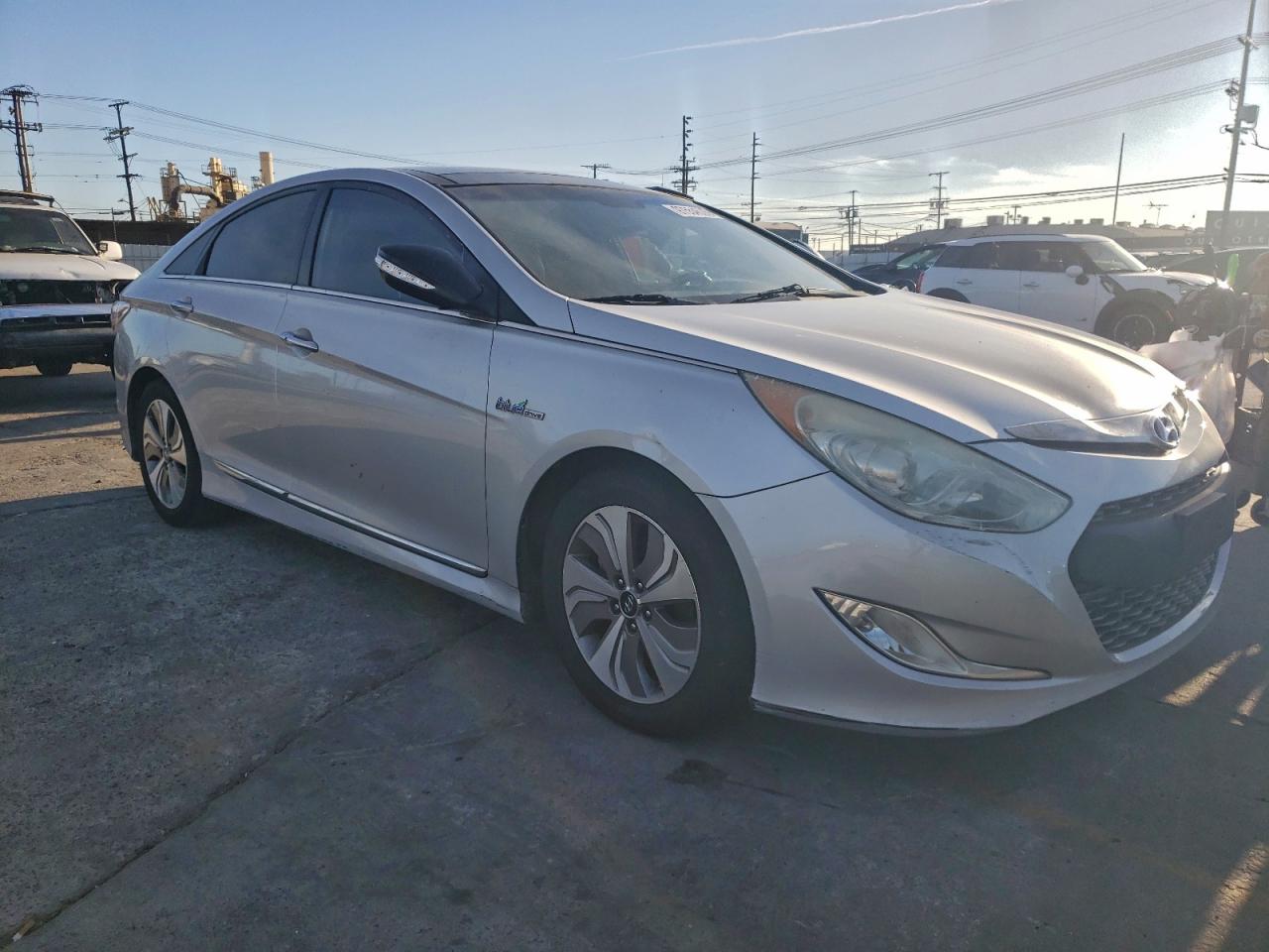 2015 HYUNDAI SONATA HYBRID photo 4