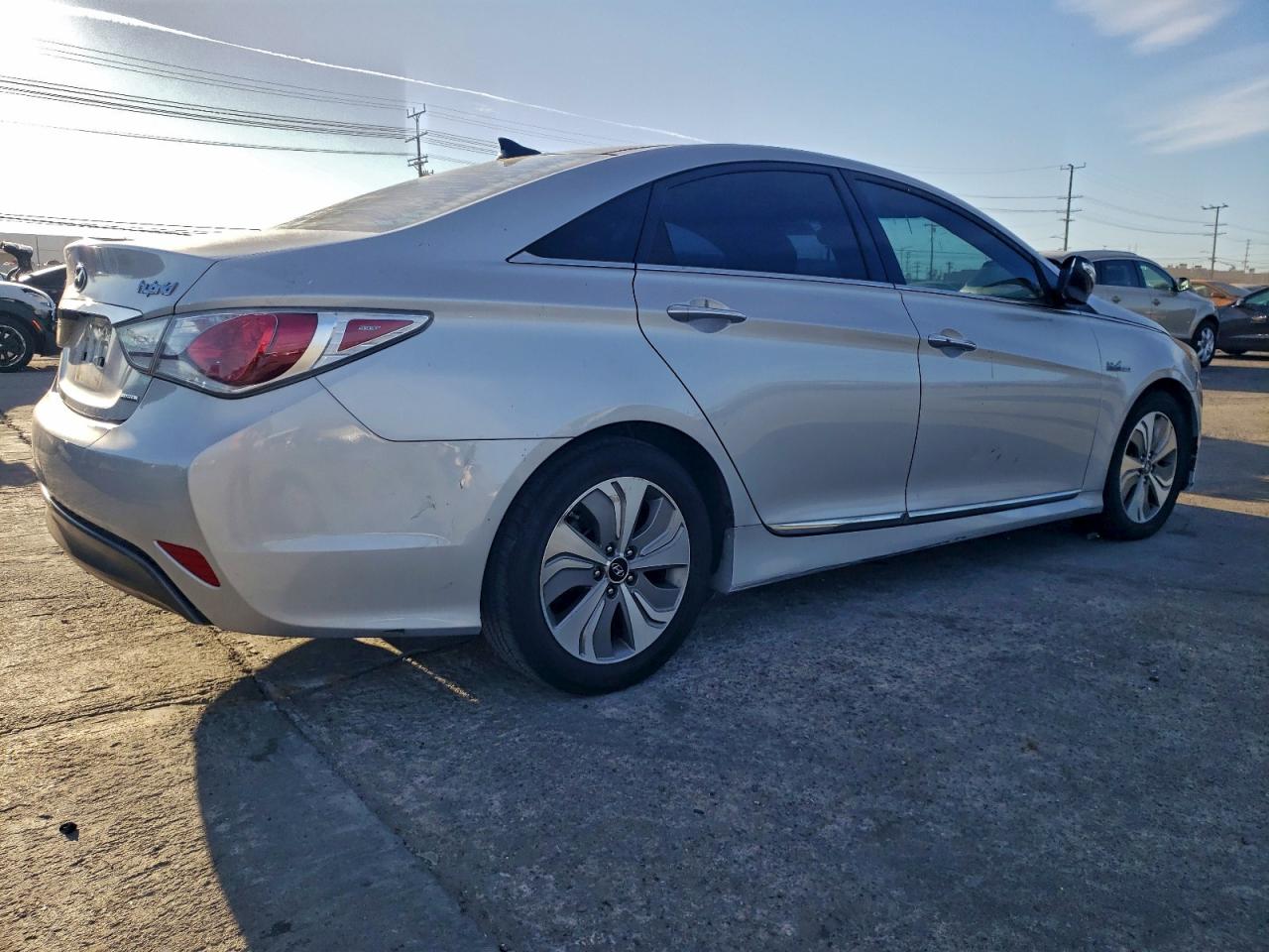 2015 HYUNDAI SONATA HYBRID photo 3