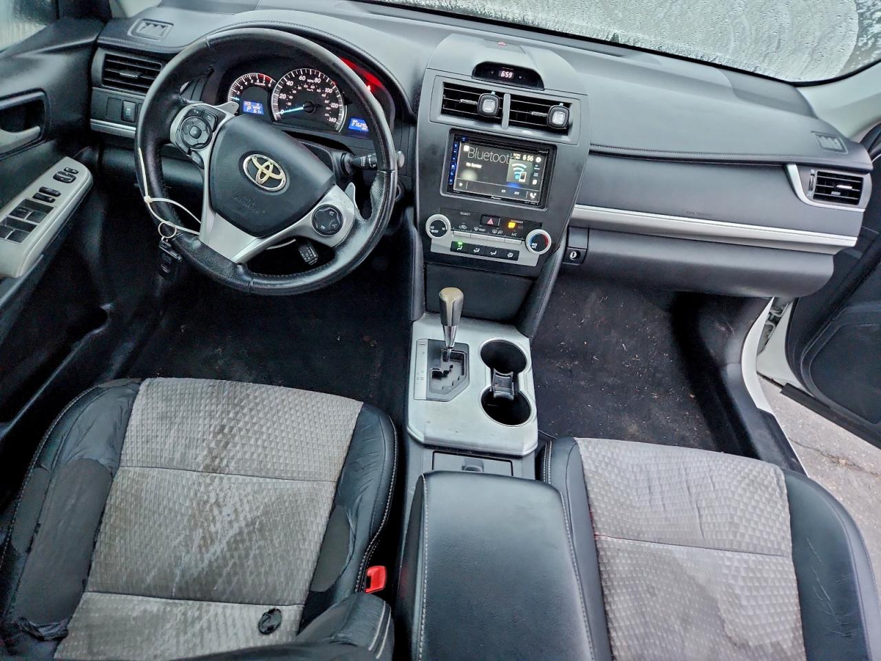 2012 TOYOTA CAMRY SE photo 8