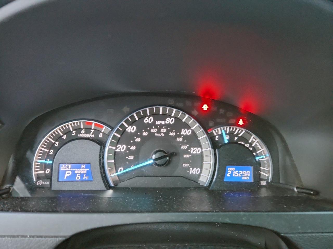 2012 TOYOTA CAMRY SE photo 9