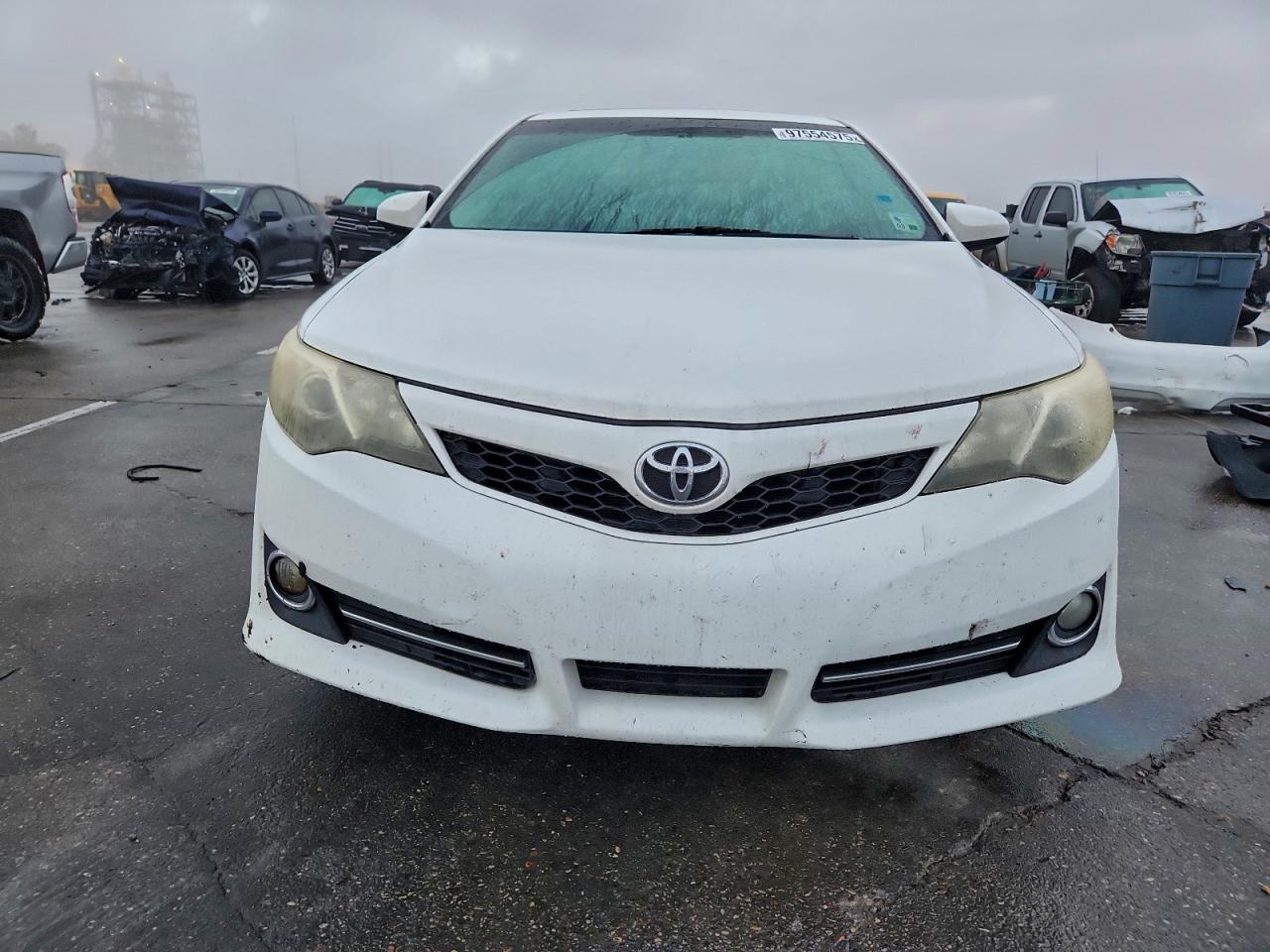 2012 TOYOTA CAMRY SE photo 5