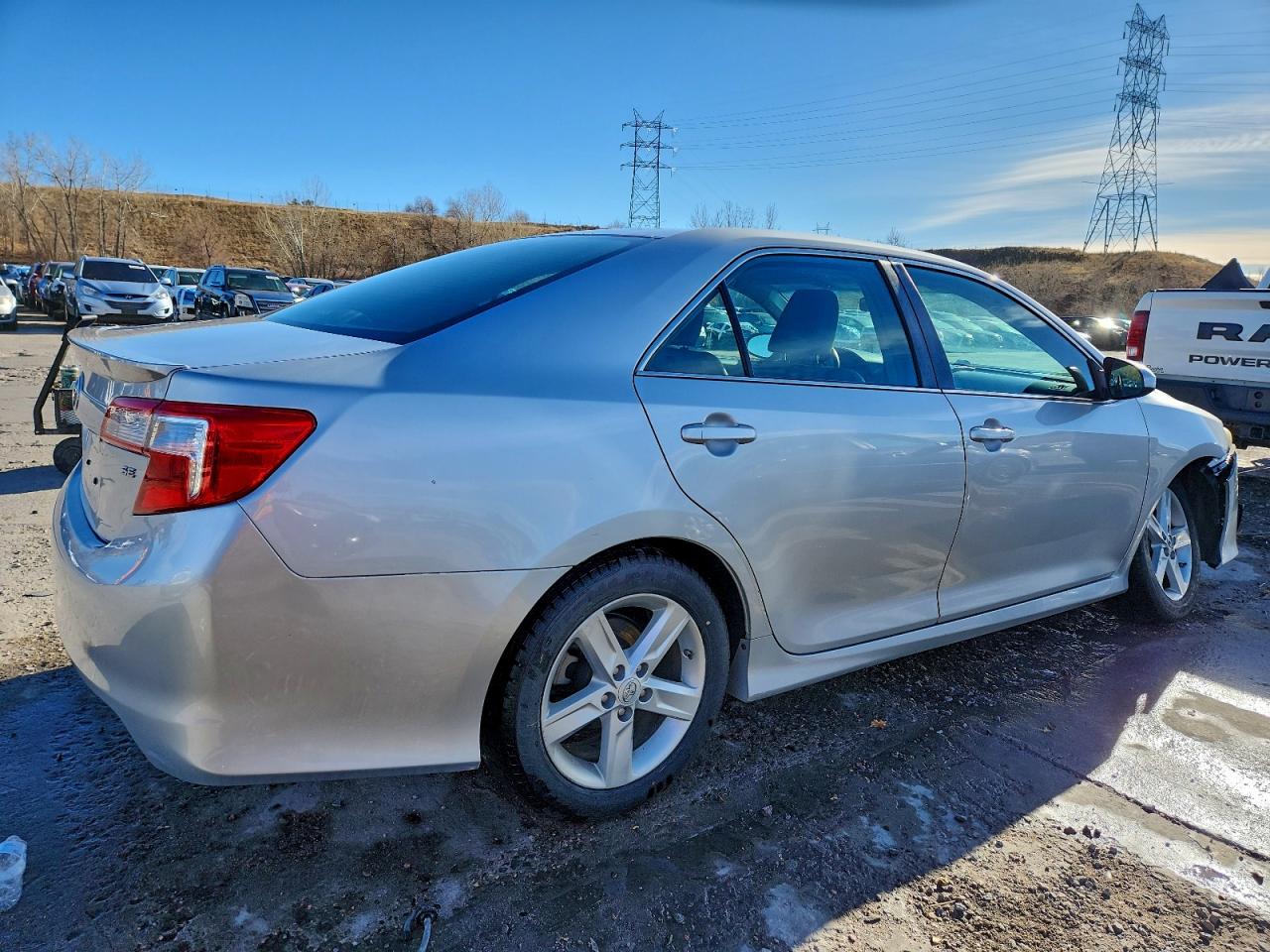2014 TOYOTA CAMRY L photo 3
