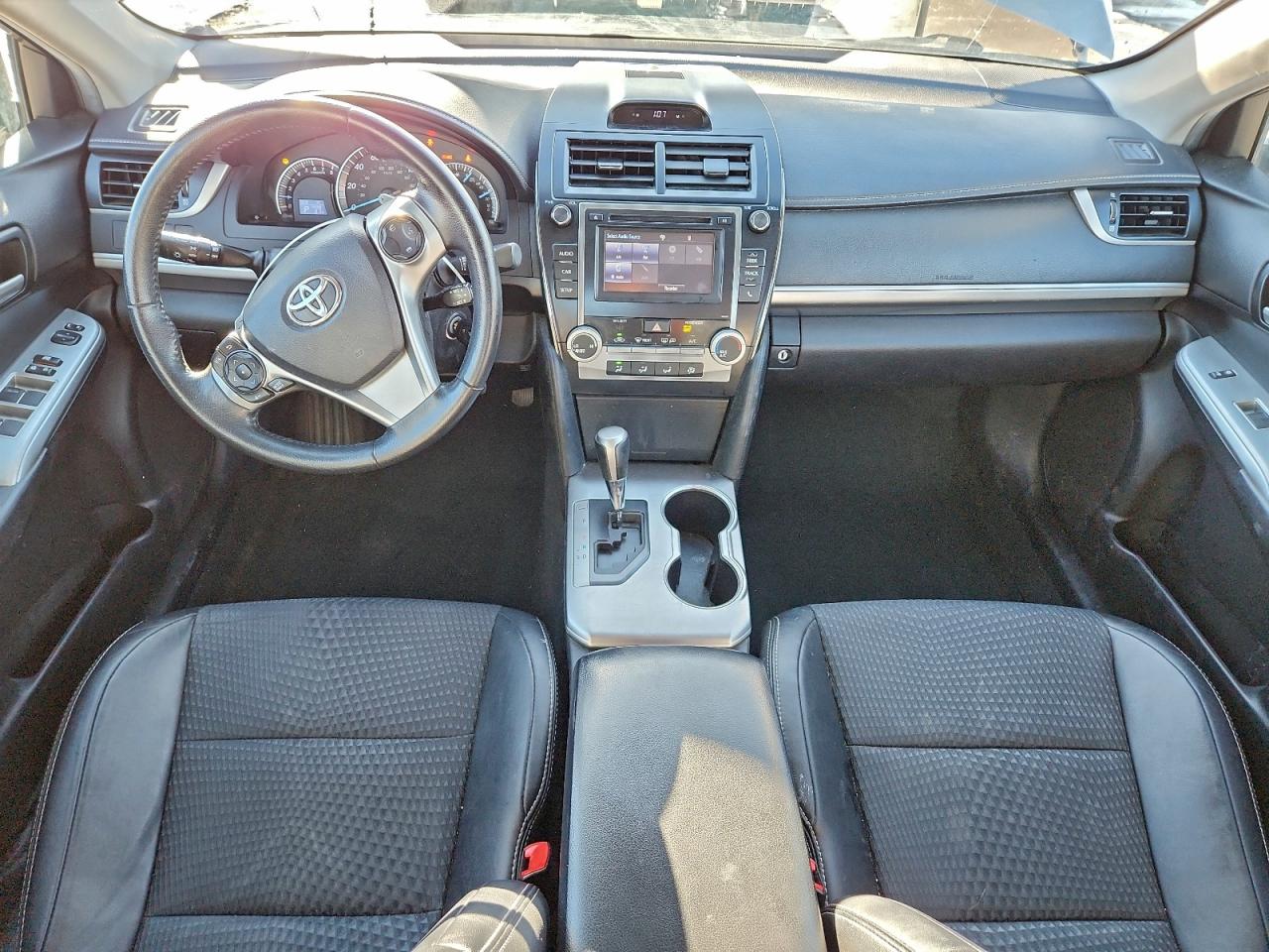 2014 TOYOTA CAMRY L photo 8