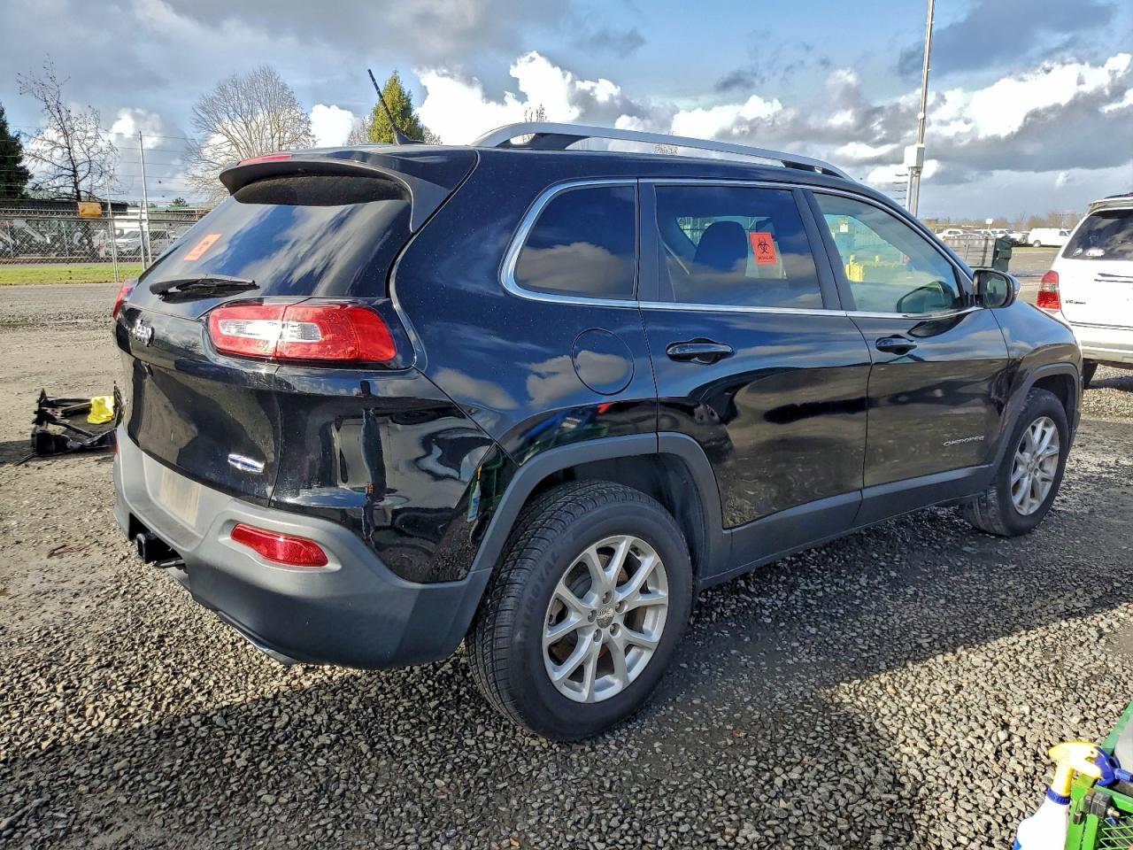 2017 JEEP CHEROKEE LATITUDE photo 3