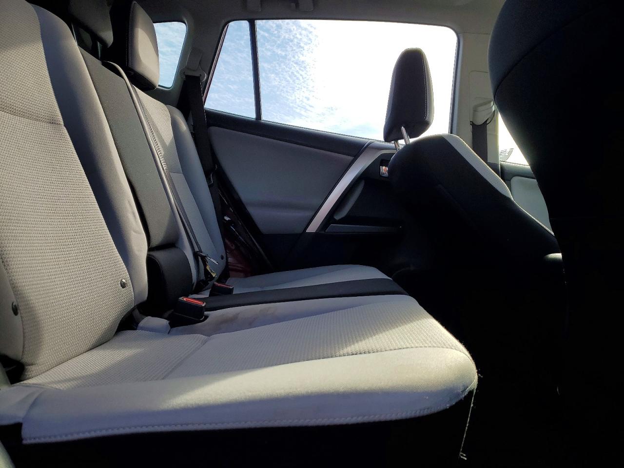 2018 TOYOTA RAV4 ADVENTURE photo 31