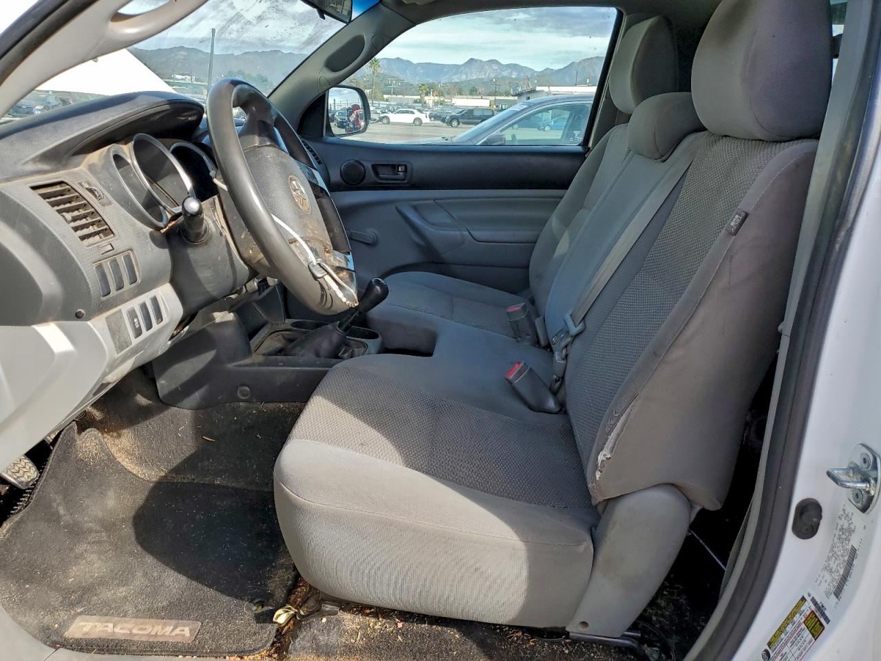 2013 TOYOTA TACOMA photo 7