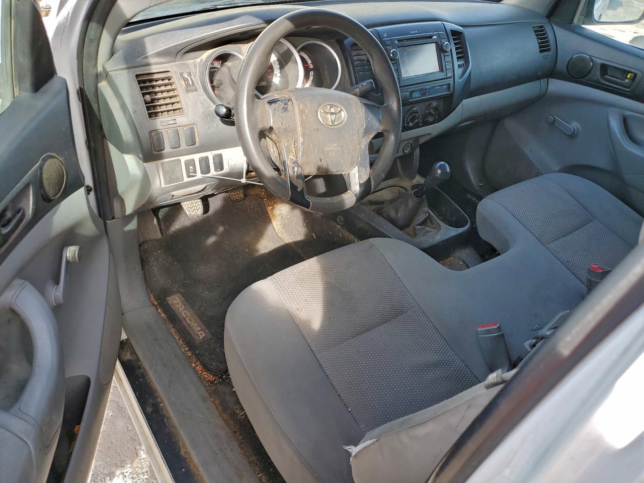 2013 TOYOTA TACOMA photo 8