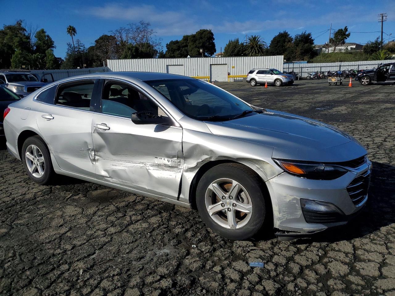 2020 CHEVROLET MALIBU LS photo 4