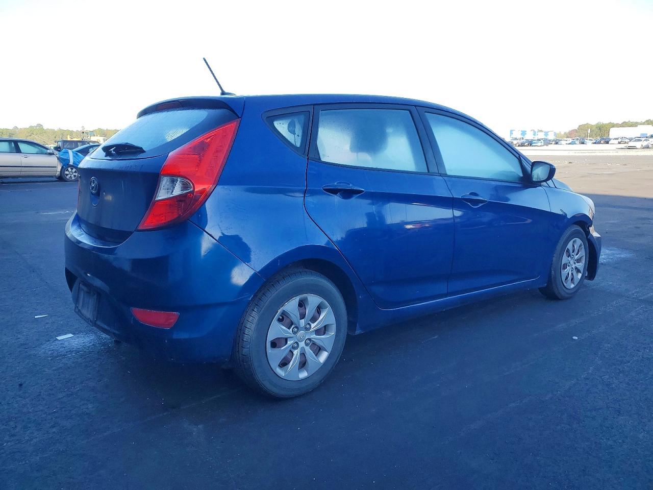 2016 HYUNDAI ACCENT SE photo 5